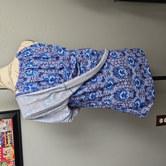 Top - Picture 4 of 6